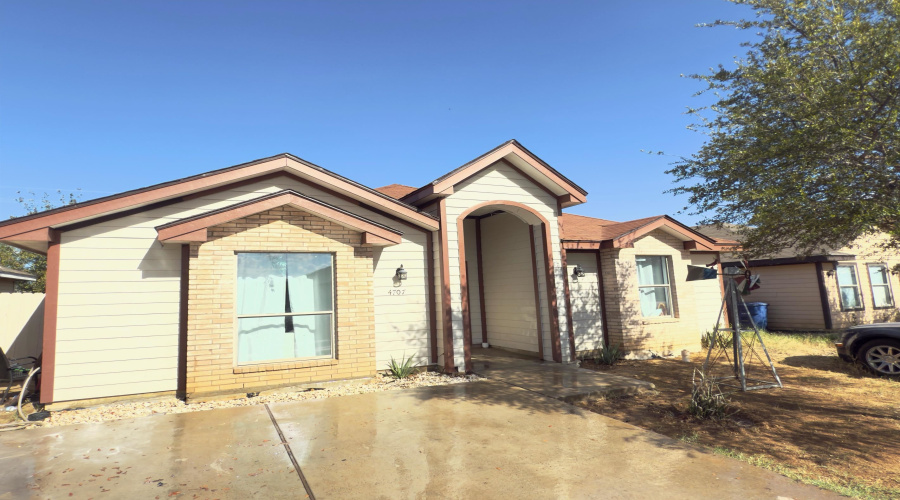 4707 Los Laureles Ln, LAREDO, Texas 78046, 4 Bedrooms Bedrooms, 6 Rooms Rooms,2 BathroomsBathrooms,Residential,For Rent,4707 Los Laureles Ln,20254034