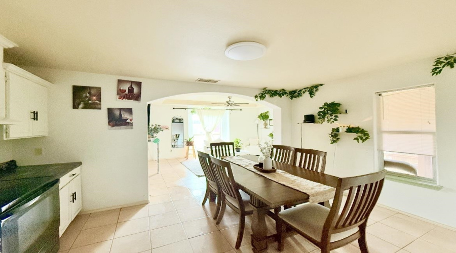 4707 Los Laureles Ln, LAREDO, Texas 78046, 4 Bedrooms Bedrooms, 6 Rooms Rooms,2 BathroomsBathrooms,Residential,For Rent,4707 Los Laureles Ln,20254034
