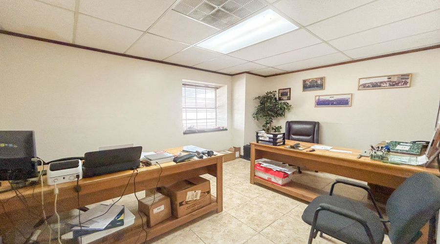 609 Enterprise St, Laredo, Texas 78045, 1 Bedroom Bedrooms, 21 Rooms Rooms,3 BathroomsBathrooms,Commercial/industrial,For Sale,609 Enterprise St,20254357