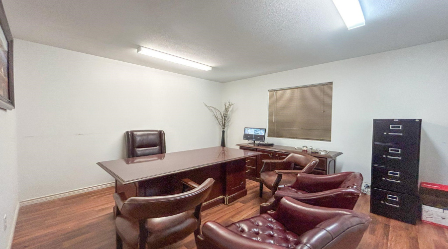 609 Enterprise St, Laredo, Texas 78045, 1 Bedroom Bedrooms, 21 Rooms Rooms,3 BathroomsBathrooms,Commercial/industrial,For Sale,609 Enterprise St,20254357