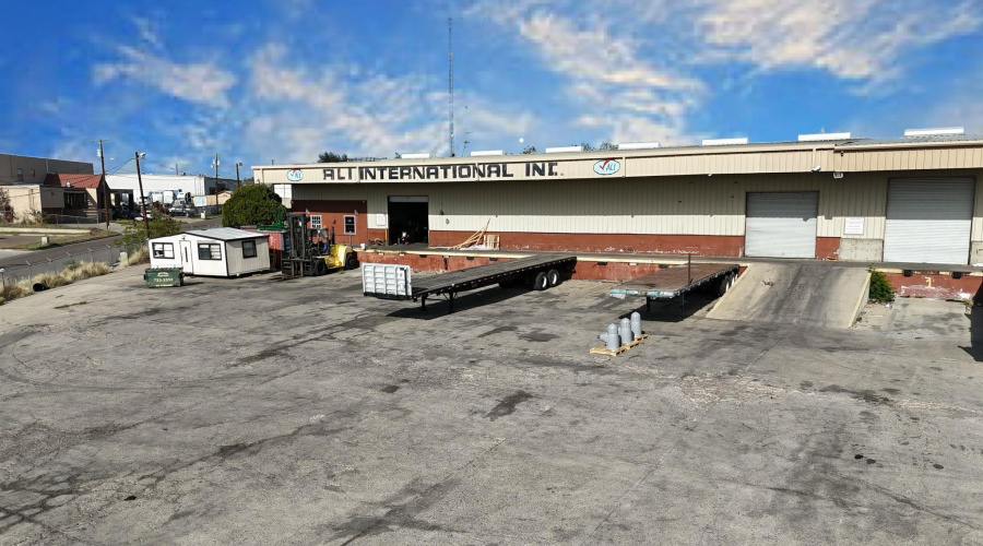 609 Enterprise St, Laredo, Texas 78045, 1 Bedroom Bedrooms, 21 Rooms Rooms,3 BathroomsBathrooms,Commercial/industrial,For Sale,609 Enterprise St,20254357