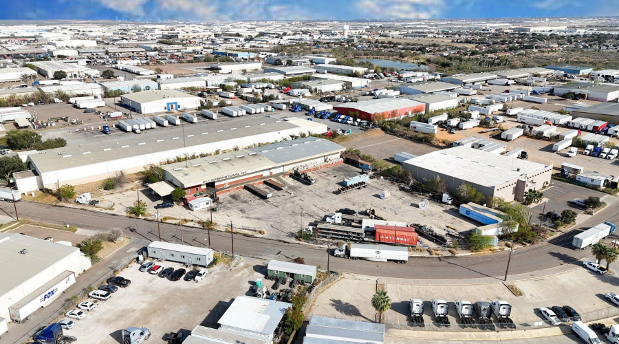 609 Enterprise St, Laredo, Texas 78045, 1 Bedroom Bedrooms, 21 Rooms Rooms,3 BathroomsBathrooms,Commercial/industrial,For Sale,609 Enterprise St,20254357