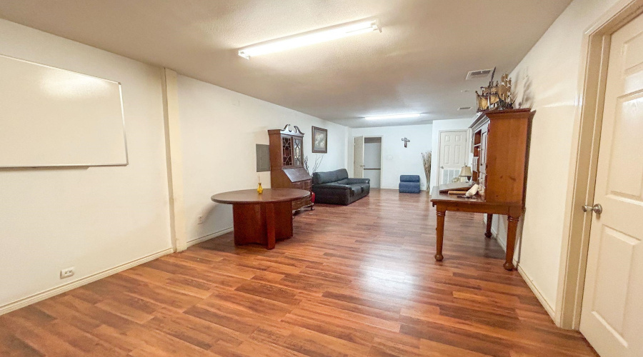 609 Enterprise St, Laredo, Texas 78045, 1 Bedroom Bedrooms, 21 Rooms Rooms,3 BathroomsBathrooms,Commercial/industrial,For Sale,609 Enterprise St,20254357