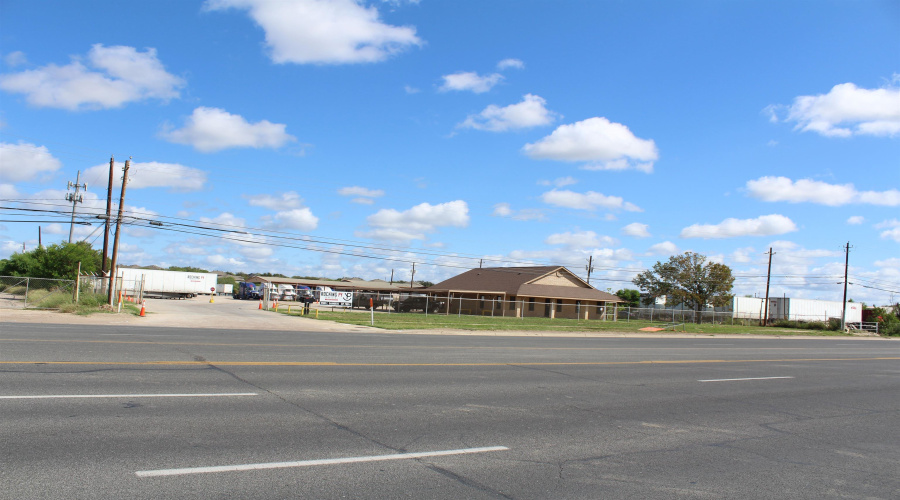 5508 E Saunders St, LAREDO, Texas 78041, 1 Bedroom Bedrooms, 51 Rooms Rooms,4 BathroomsBathrooms,Commercial/industrial,For Sale,5508 E Saunders St,20254428