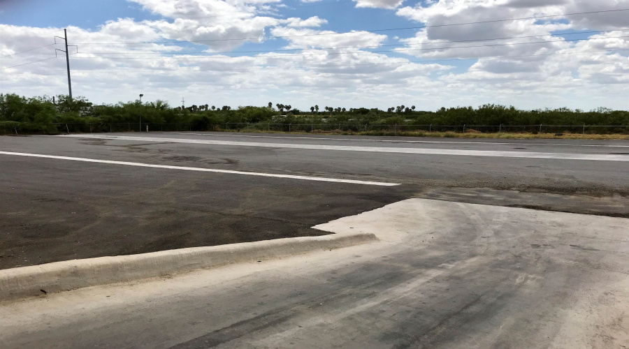 8910 San Mateo Dr, Laredo, Texas 78045, 1 Bedroom Bedrooms, 21 Rooms Rooms,2 BathroomsBathrooms,Commercial/industrial,For Rent,8910 San Mateo Dr,20254430