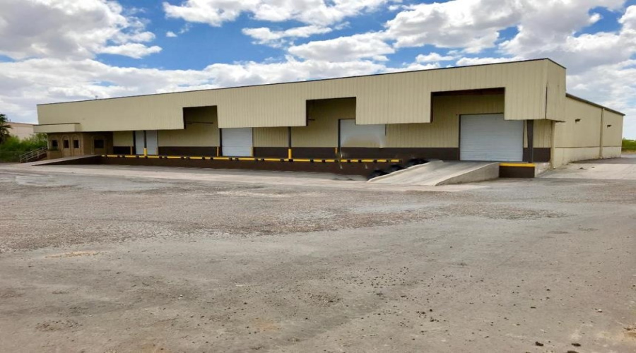 8910 San Mateo Dr, Laredo, Texas 78045, 1 Bedroom Bedrooms, 21 Rooms Rooms,2 BathroomsBathrooms,Commercial/industrial,For Rent,8910 San Mateo Dr,20254430