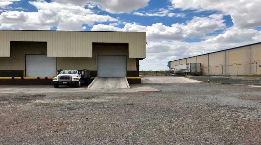 8910 San Mateo Dr, Laredo, Texas 78045, 1 Bedroom Bedrooms, 21 Rooms Rooms,2 BathroomsBathrooms,Commercial/industrial,For Rent,8910 San Mateo Dr,20254430