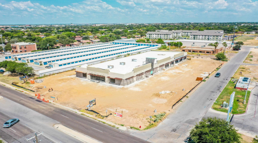 1016 Calton Rd, LAREDO, Texas 78041, 1 Room Rooms,1 BathroomBathrooms,Commercial retail/office,For Rent,1016 Calton Rd,20253905