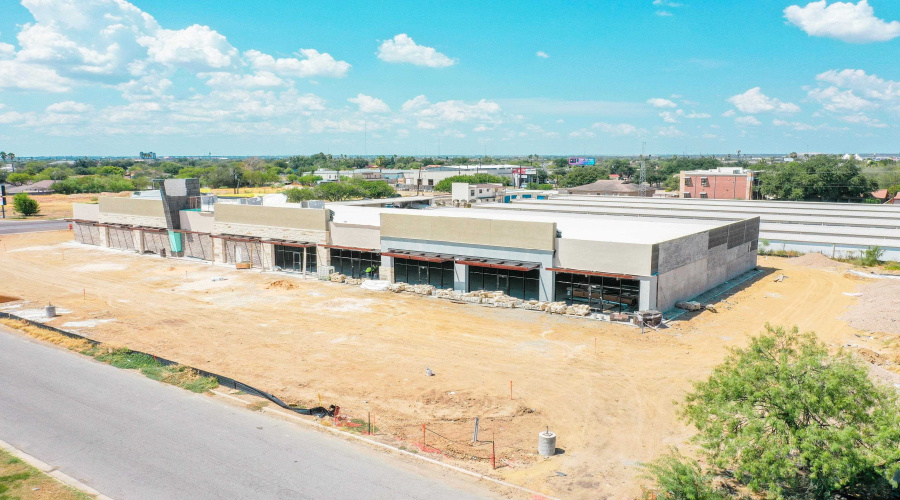 1016 Calton Rd, LAREDO, Texas 78041, 1 Room Rooms,1 BathroomBathrooms,Commercial retail/office,For Rent,1016 Calton Rd,20253905