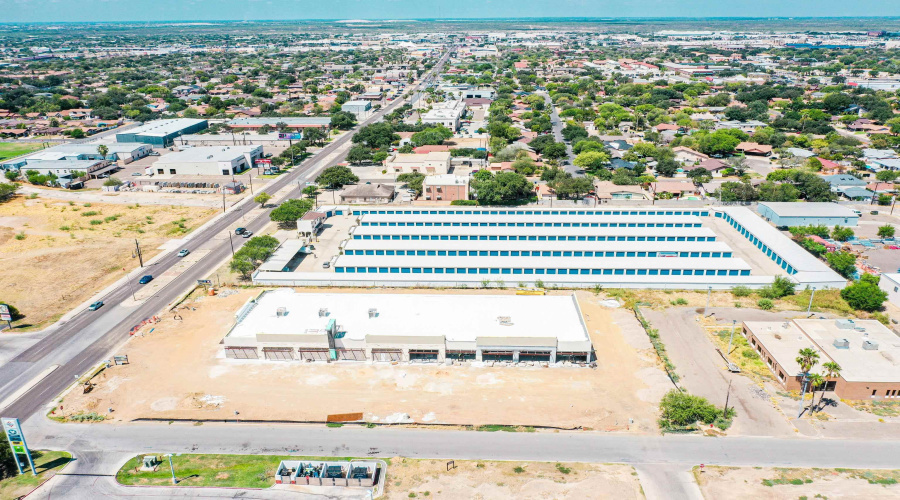 1016 Calton Rd, LAREDO, Texas 78041, 1 Room Rooms,1 BathroomBathrooms,Commercial retail/office,For Rent,1016 Calton Rd,20253905