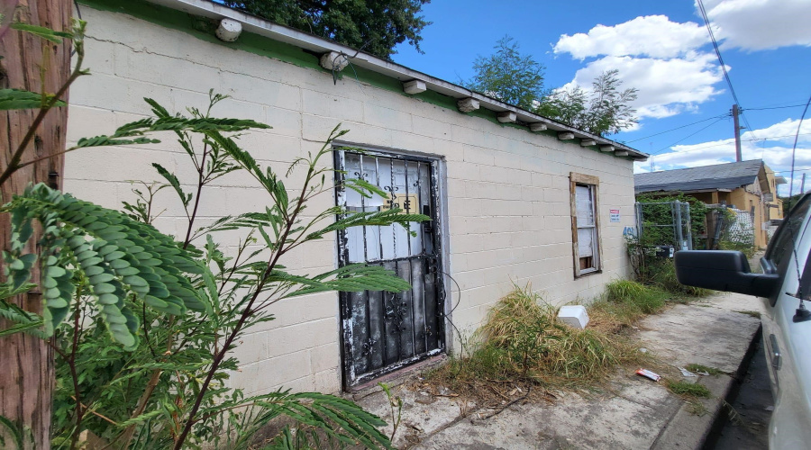 1520 Iturbide St, Laredo, Texas 78040, ,Multi-family,For Sale,1520 Iturbide St,20253982