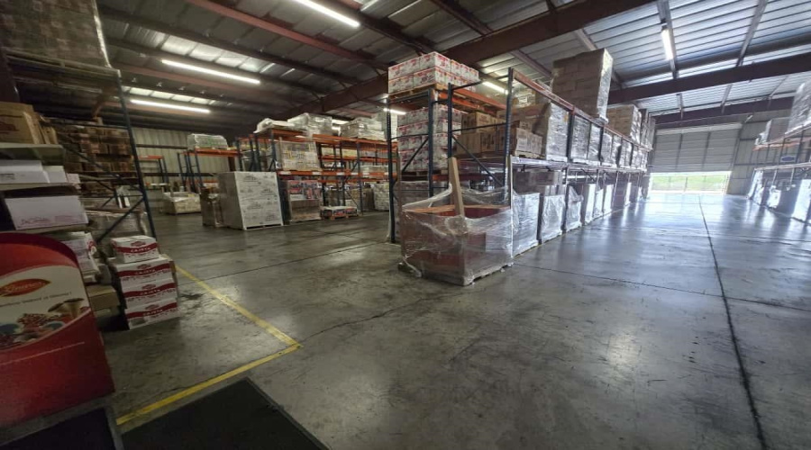 711 Enterprise St, Laredo, Texas 78045, 1 Bedroom Bedrooms, 21 Rooms Rooms,2 BathroomsBathrooms,Commercial/industrial,For Rent,711 Enterprise St,20254445
