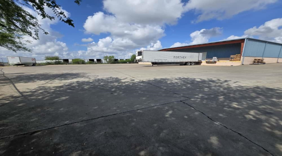 711 Enterprise St, Laredo, Texas 78045, 1 Bedroom Bedrooms, 21 Rooms Rooms,2 BathroomsBathrooms,Commercial/industrial,For Rent,711 Enterprise St,20254445