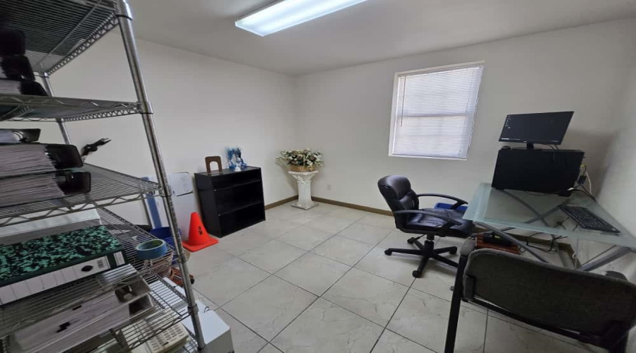 711 Enterprise St, Laredo, Texas 78045, 1 Bedroom Bedrooms, 21 Rooms Rooms,2 BathroomsBathrooms,Commercial/industrial,For Rent,711 Enterprise St,20254445