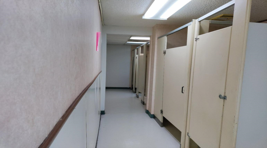200 W Lyon St, Laredo, Texas 78040, 1 Room Rooms,4 BathroomsBathrooms,Commercial retail/office,For Sale,200 W Lyon St,20253919