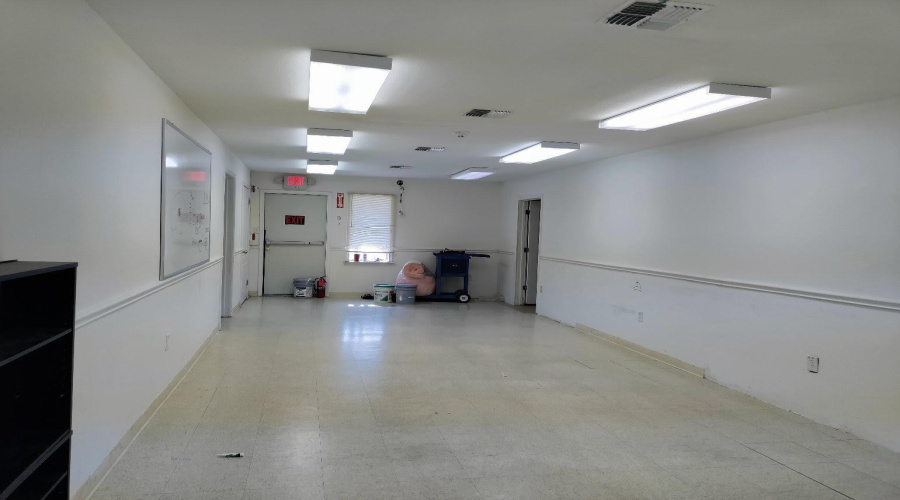 200 W Lyon St, Laredo, Texas 78040, 1 Room Rooms,4 BathroomsBathrooms,Commercial retail/office,For Sale,200 W Lyon St,20253919
