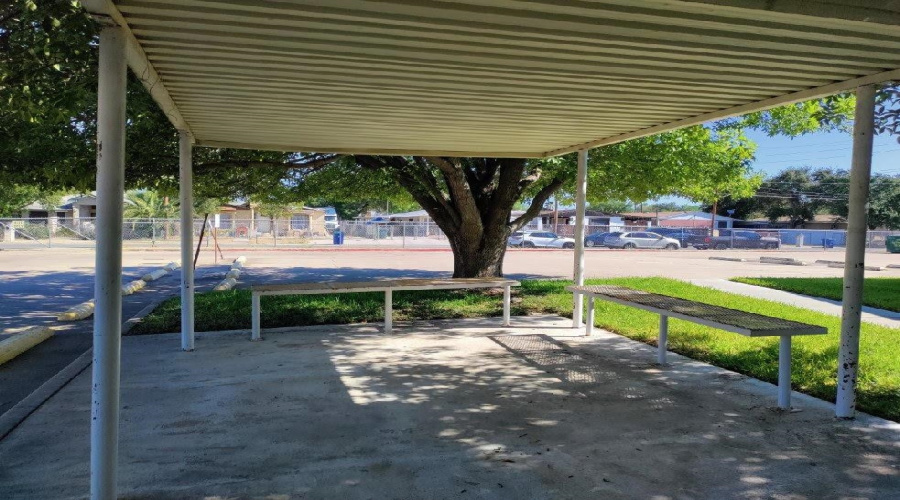 200 W Lyon St, Laredo, Texas 78040, 1 Room Rooms,4 BathroomsBathrooms,Commercial retail/office,For Sale,200 W Lyon St,20253919