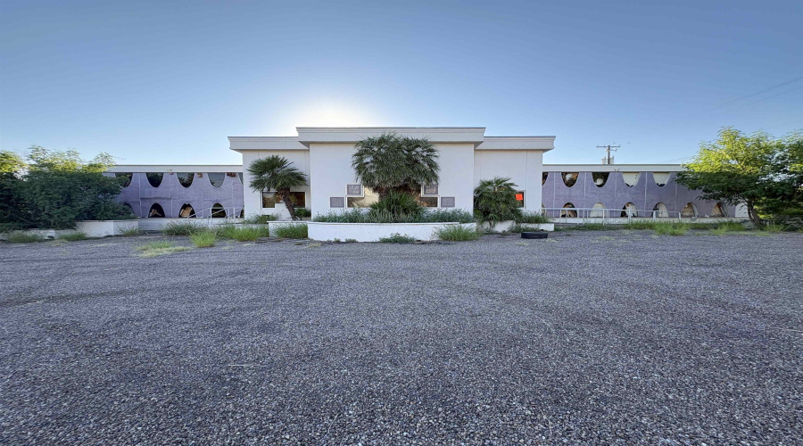 1420 Logan Ave, Laredo, Texas 78043, ,4 BathroomsBathrooms,Commercial retail/office,For Sale,1420 Logan Ave,20253930