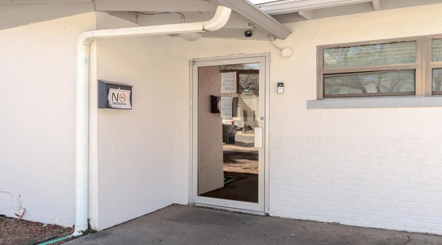 1601 Musser St, Laredo, Texas 78043, 1 Room Rooms,2 BathroomsBathrooms,Commercial retail/office,For Sale,1601 Musser St,20253940