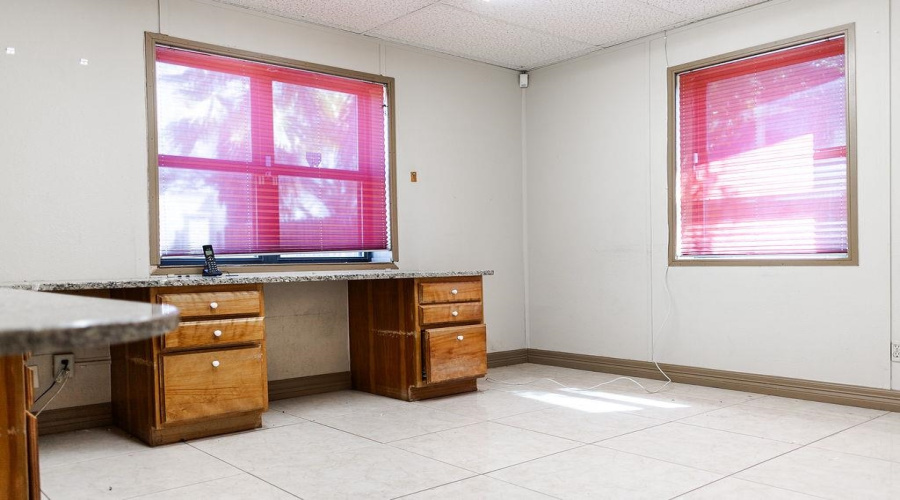 1601 Musser St, Laredo, Texas 78043, 1 Room Rooms,2 BathroomsBathrooms,Commercial retail/office,For Sale,1601 Musser St,20253940