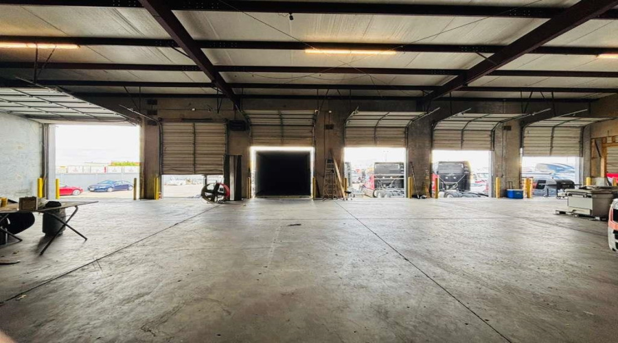 832 Hallmark Dr, Laredo, Texas 78045, 1 Bedroom Bedrooms, 11 Rooms Rooms,2 BathroomsBathrooms,Commercial/industrial,For Rent,832 Hallmark Dr,20254501