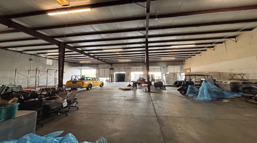 832 Hallmark Dr, Laredo, Texas 78045, 1 Bedroom Bedrooms, 11 Rooms Rooms,2 BathroomsBathrooms,Commercial/industrial,For Rent,832 Hallmark Dr,20254501