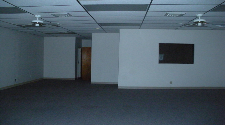 1505 Calle Del Norte, Laredo, Texas 78041, 1 Room Rooms,1 BathroomBathrooms,Commercial retail/office,For Rent,1505 Calle Del Norte,20254049