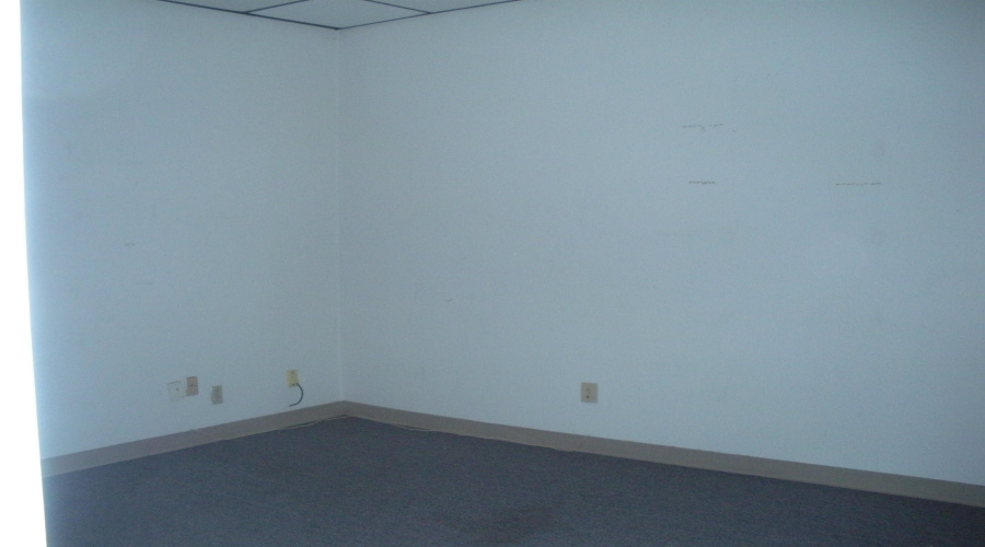 1505 Calle Del Norte, Laredo, Texas 78041, 1 Room Rooms,1 BathroomBathrooms,Commercial retail/office,For Rent,1505 Calle Del Norte,20254049