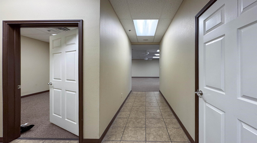 1701 Jacaman Rd, Laredo, Texas 78041, 6 Rooms Rooms,2 BathroomsBathrooms,Commercial retail/office,For Rent,1701 Jacaman Rd,20254055