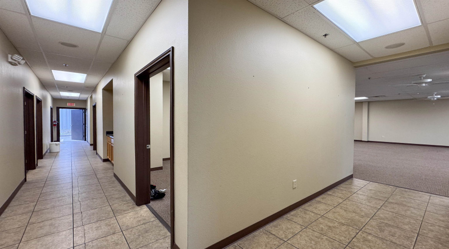 1701 Jacaman Rd, Laredo, Texas 78041, 6 Rooms Rooms,1 BathroomBathrooms,Commercial retail/office,For Rent,1701 Jacaman Rd,20254057