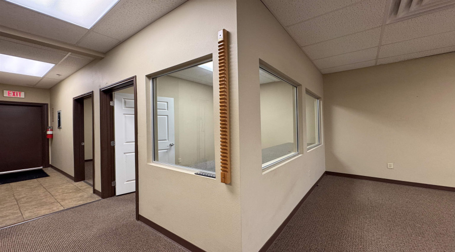 1701 Jacaman Rd, Laredo, Texas 78041, 6 Rooms Rooms,1 BathroomBathrooms,Commercial retail/office,For Rent,1701 Jacaman Rd,20254058