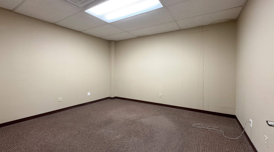 1701 Jacaman Rd, Laredo, Texas 78041, 6 Rooms Rooms,1 BathroomBathrooms,Commercial retail/office,For Rent,1701 Jacaman Rd,20254058