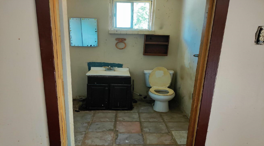 1720 S Meadow Ave, Laredo, Texas 78046, ,Multi-family,For Sale,1720 S Meadow Ave,20254130