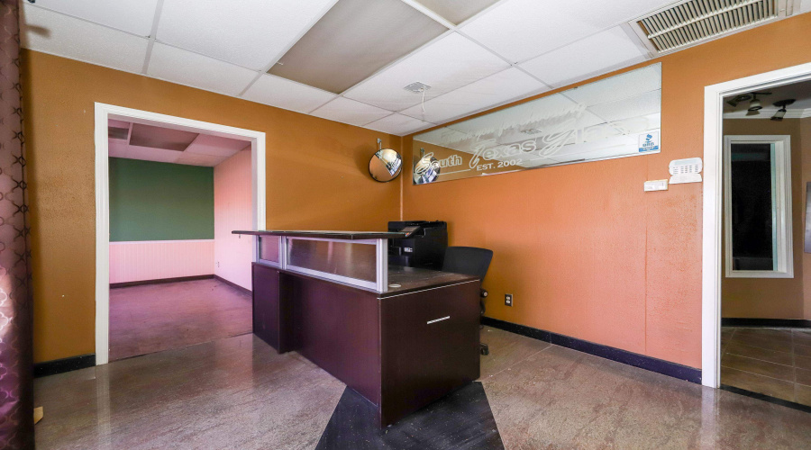12153 Valliant St., San Antonio, Texas 78216, 1 Bedroom Bedrooms, ,4 BathroomsBathrooms,Commercial/industrial,For Rent,12153 Valliant St.,20254513