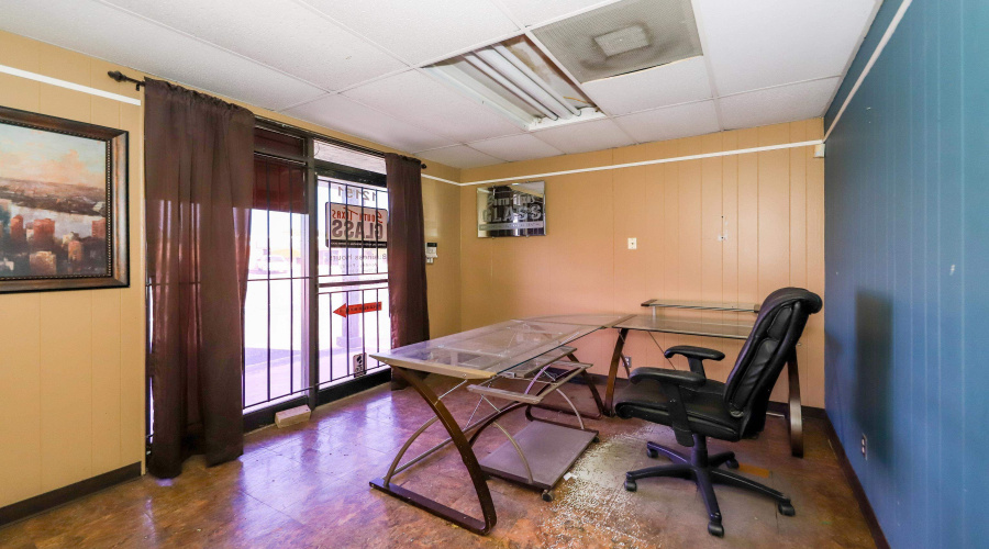 12153 Valliant St., San Antonio, Texas 78216, 1 Bedroom Bedrooms, ,4 BathroomsBathrooms,Commercial/industrial,For Rent,12153 Valliant St.,20254513