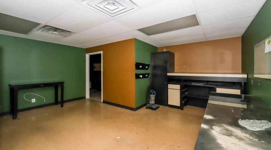 12153 Valliant St., San Antonio, Texas 78216, 1 Bedroom Bedrooms, ,4 BathroomsBathrooms,Commercial/industrial,For Rent,12153 Valliant St.,20254513