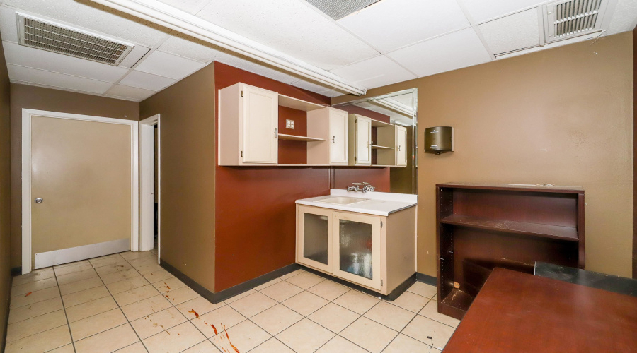 12153 Valliant St., San Antonio, Texas 78216, 1 Bedroom Bedrooms, ,4 BathroomsBathrooms,Commercial/industrial,For Rent,12153 Valliant St.,20254513