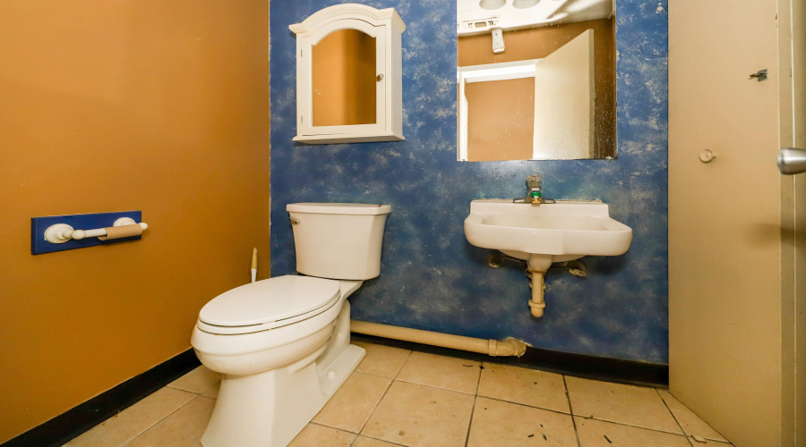 12153 Valliant St., San Antonio, Texas 78216, 1 Bedroom Bedrooms, ,4 BathroomsBathrooms,Commercial/industrial,For Rent,12153 Valliant St.,20254513