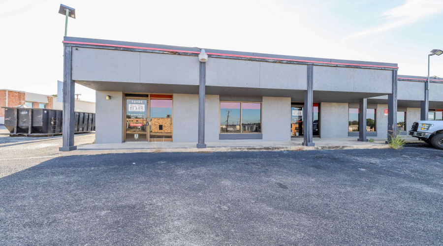12153 Valliant St., San Antonio, Texas 78216, 1 Bedroom Bedrooms, ,4 BathroomsBathrooms,Commercial/industrial,For Rent,12153 Valliant St.,20254513
