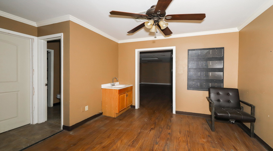 12153 Valliant St., San Antonio, Texas 78216, 1 Bedroom Bedrooms, ,4 BathroomsBathrooms,Commercial/industrial,For Rent,12153 Valliant St.,20254513