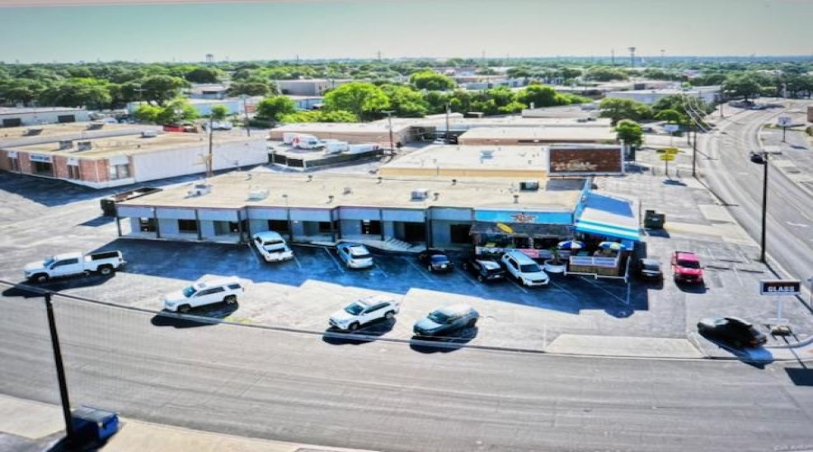 12153 Valliant St., San Antonio, Texas 78216, 1 Bedroom Bedrooms, ,4 BathroomsBathrooms,Commercial/industrial,For Rent,12153 Valliant St.,20254513