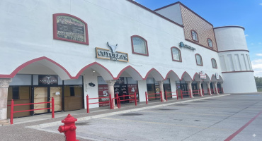 8511 McPherson Ave, Laredo, Texas 78045, 6 Rooms Rooms,2 BathroomsBathrooms,Commercial retail/office,For Rent,8511 McPherson Ave,20254065