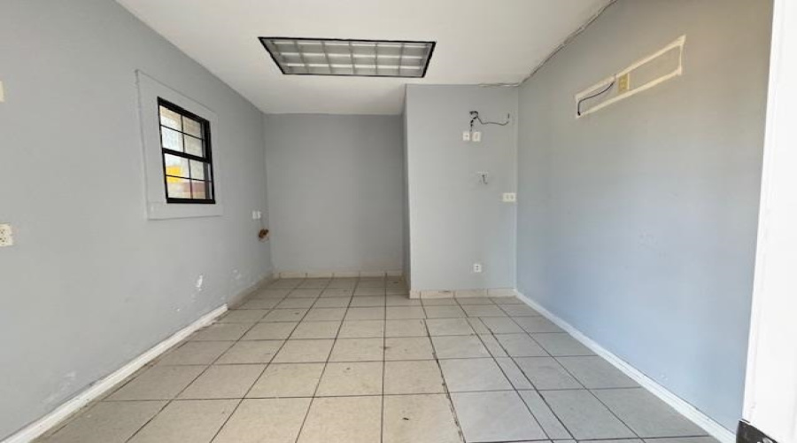3017 San Dario Ave, Laredo, Texas 78040, 1 Room Rooms,2 BathroomsBathrooms,Commercial retail/office,For Rent,3017 San Dario Ave,20254118