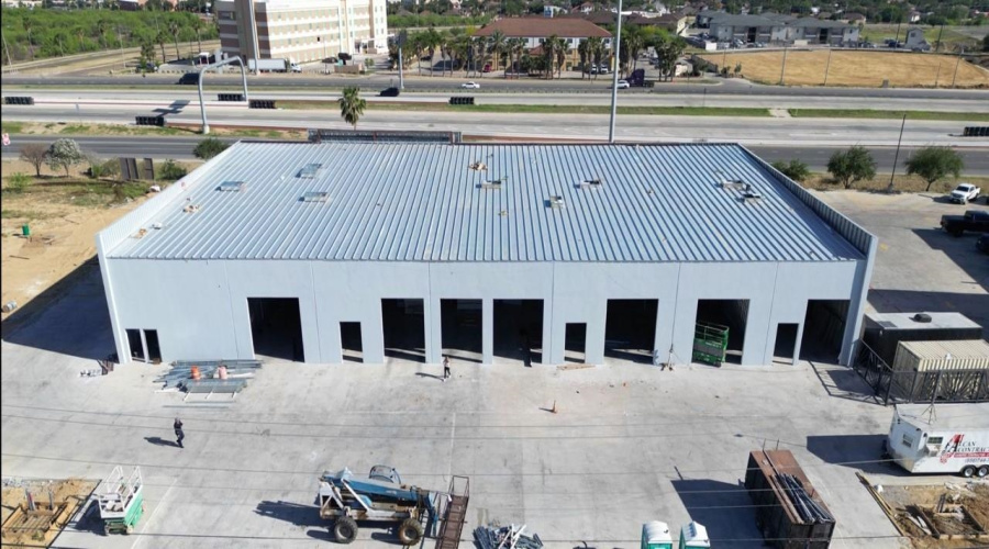 405 Crossroads St, Laredo, Texas 78045, 6 Rooms Rooms,1 BathroomBathrooms,Commercial retail/office,For Sale,405 Crossroads St,20254139