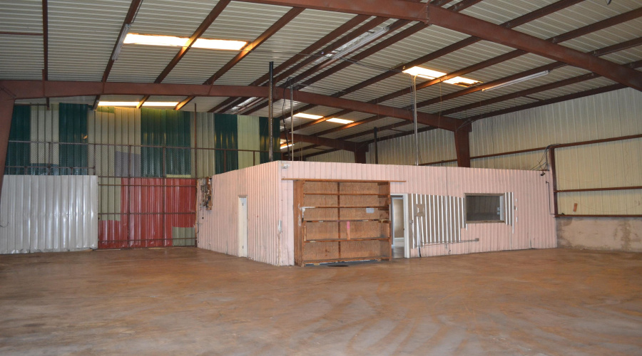 4502 Modern Ln, Laredo, Texas 78041, 1 Bedroom Bedrooms, 6 Rooms Rooms,3 BathroomsBathrooms,Commercial/industrial,For Rent,4502 Modern Ln,20254518