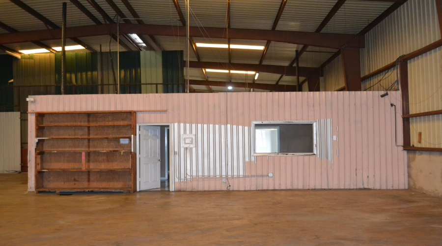 4502 Modern Ln, Laredo, Texas 78041, 1 Bedroom Bedrooms, 6 Rooms Rooms,3 BathroomsBathrooms,Commercial/industrial,For Rent,4502 Modern Ln,20254518