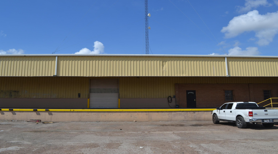 4502 Modern Ln, Laredo, Texas 78041, 1 Bedroom Bedrooms, 6 Rooms Rooms,3 BathroomsBathrooms,Commercial/industrial,For Rent,4502 Modern Ln,20254518