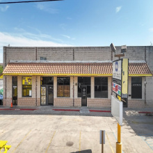 3418 Flores Ave, Laredo, Texas 78045, 6 Rooms Rooms,4 BathroomsBathrooms,Commercial retail/office,For Sale,3418 Flores Ave,20254142