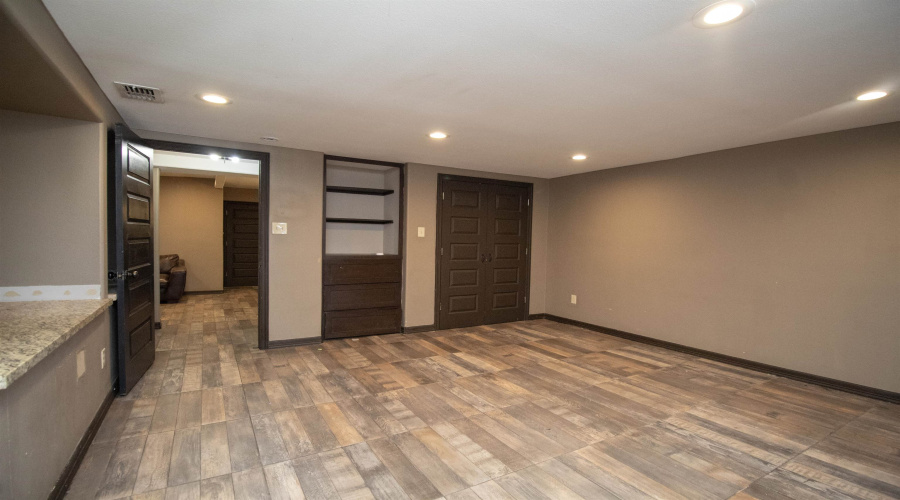 3418 Flores Ave, Laredo, Texas 78045, 6 Rooms Rooms,4 BathroomsBathrooms,Commercial retail/office,For Sale,3418 Flores Ave,20254142