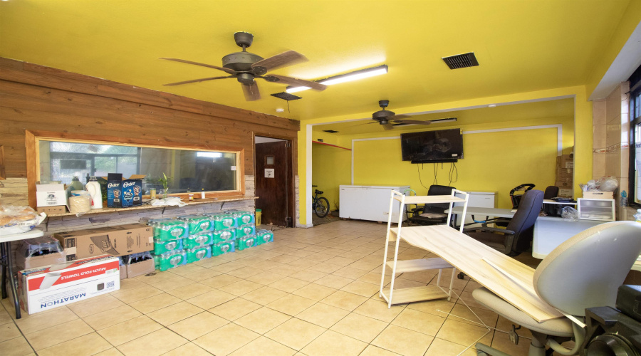 3418 Flores Ave, Laredo, Texas 78045, 6 Rooms Rooms,4 BathroomsBathrooms,Commercial retail/office,For Sale,3418 Flores Ave,20254142